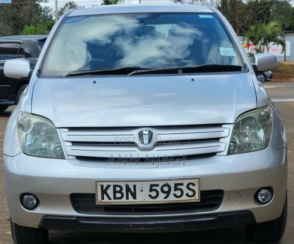Toyota IST 2005 Silver