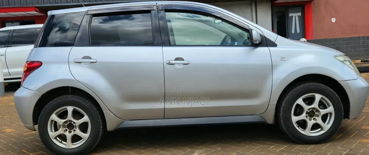 Toyota IST 2005 Silver