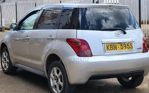 Toyota IST 2005 Silver