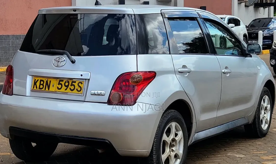 Toyota IST 2005 Silver