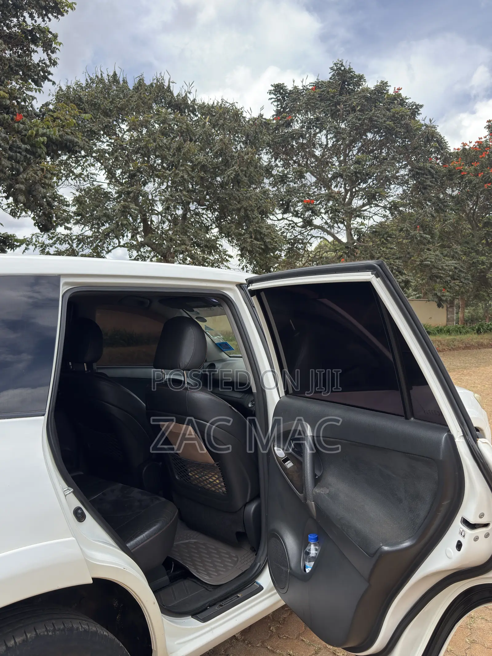 Toyota Vanguard 2013 Pearl
