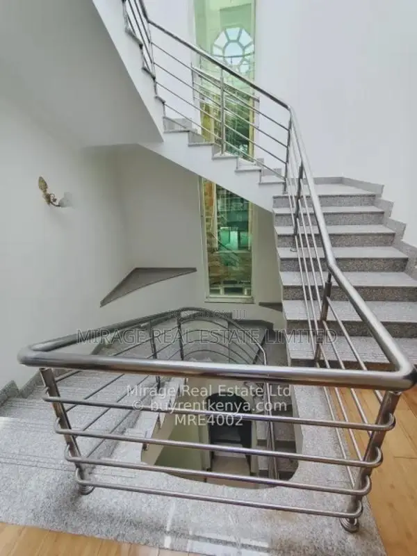 4-Bedroom All En-Suite Villa + DSQ TO LET in Riverside — Kes 300