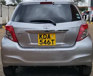 Toyota Vitz 2013 Silver
