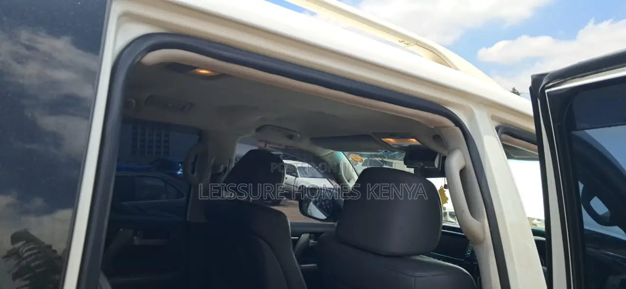 Toyota Land Cruiser 2008 White