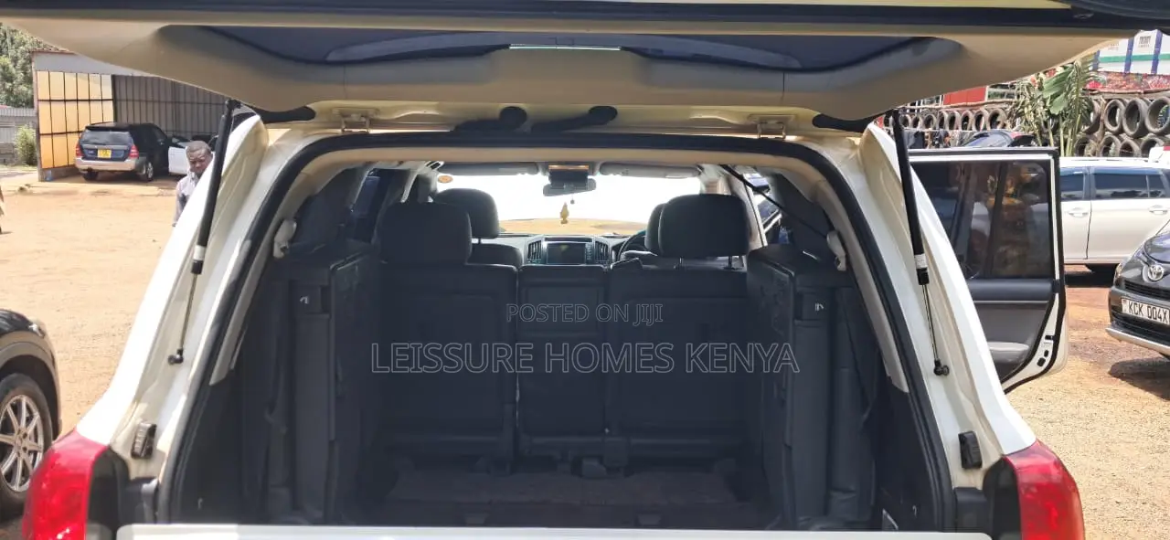 Toyota Land Cruiser 2008 White