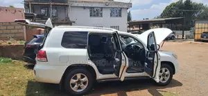 Toyota Land Cruiser 2008 White