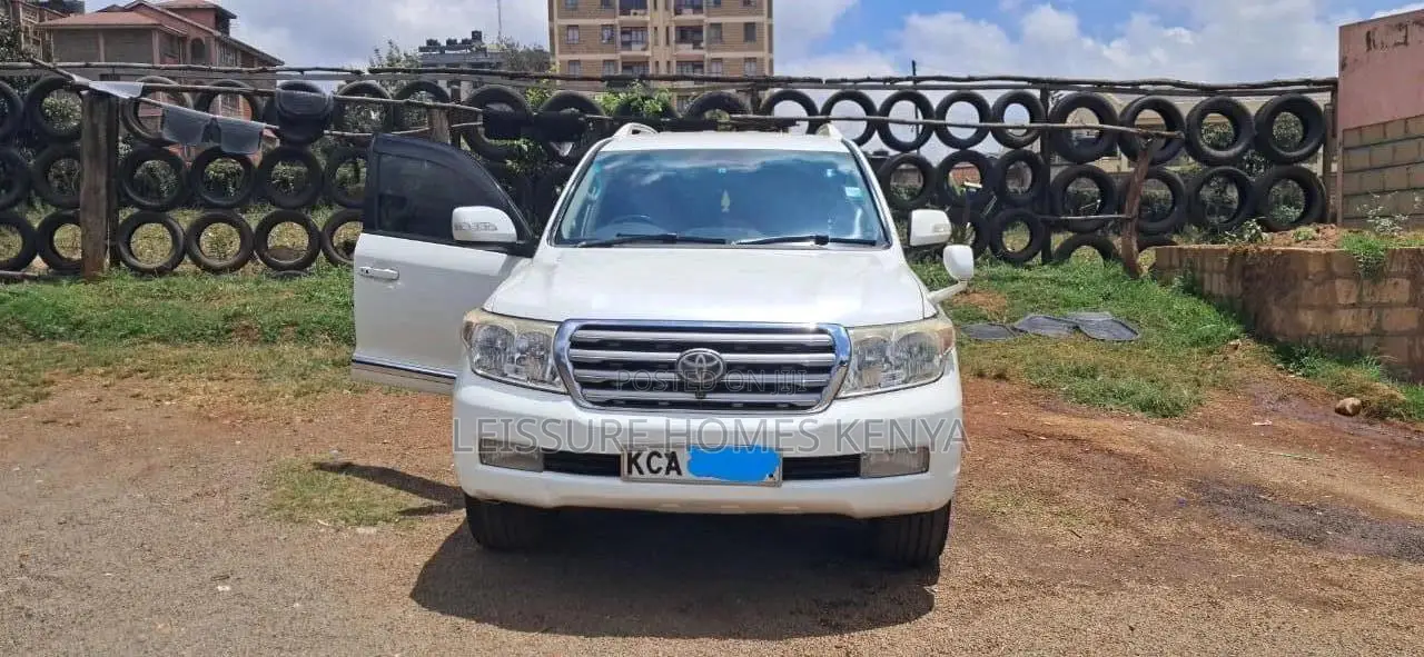 Toyota Land Cruiser 2008 White