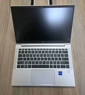 Laptop HP EliteBook 630 G10 16GB Intel Core i3 SSD 512GB