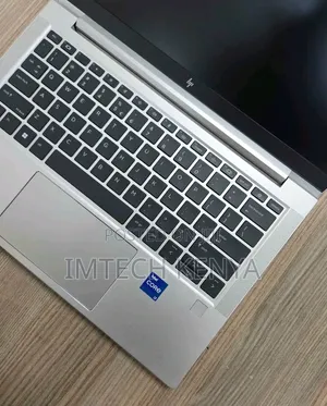 Laptop HP EliteBook 630 G10 16GB Intel Core i3 SSD 512GB
