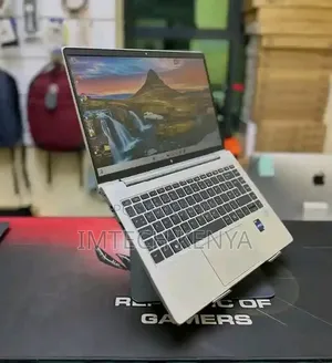 Laptop HP EliteBook 640 G9 16GB Intel Core i5 SSD 256GB