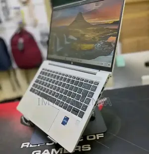 Laptop HP EliteBook 640 G9 16GB Intel Core i5 SSD 256GB
