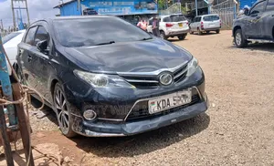 Toyota Auris 2013 Black
