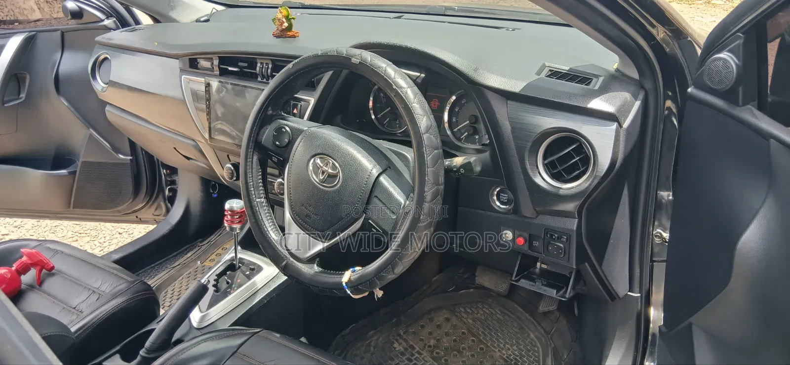 Toyota Auris 2013 Black