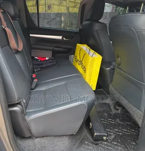 Toyota Hilux 2025 Gold