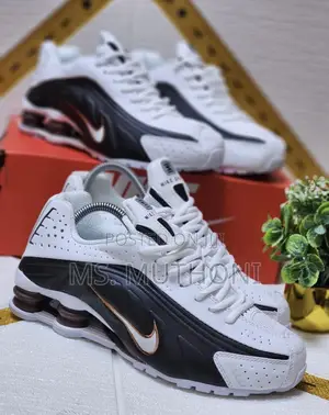 White/ Black Nike Shox R4 Size 40-46