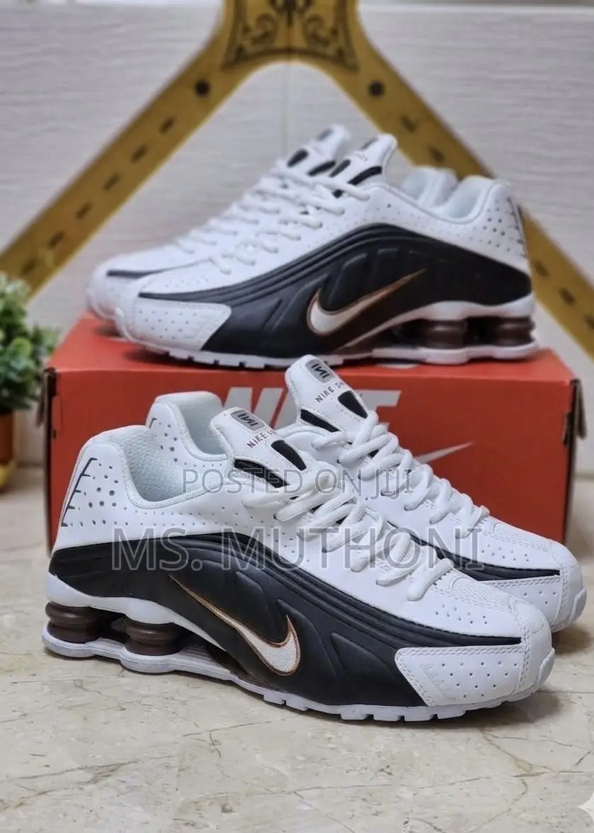White/ Black Nike Shox R4 Size 40-46