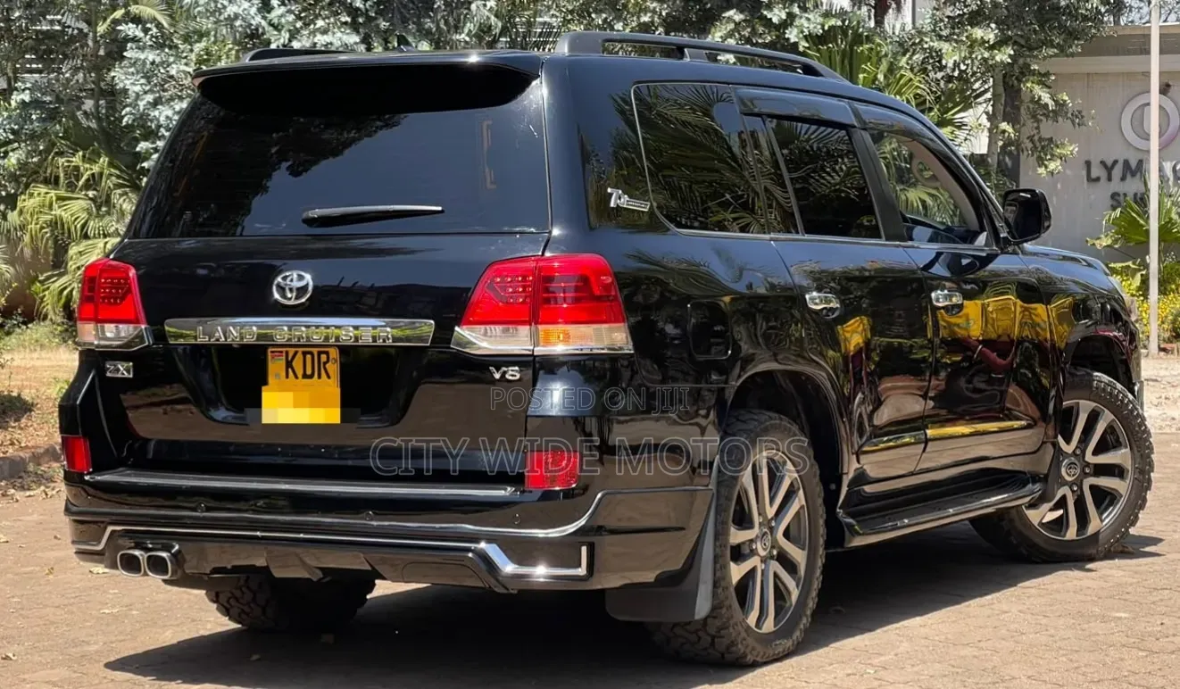 Toyota Land Cruiser 4.6 V8 ZX 2011 Black