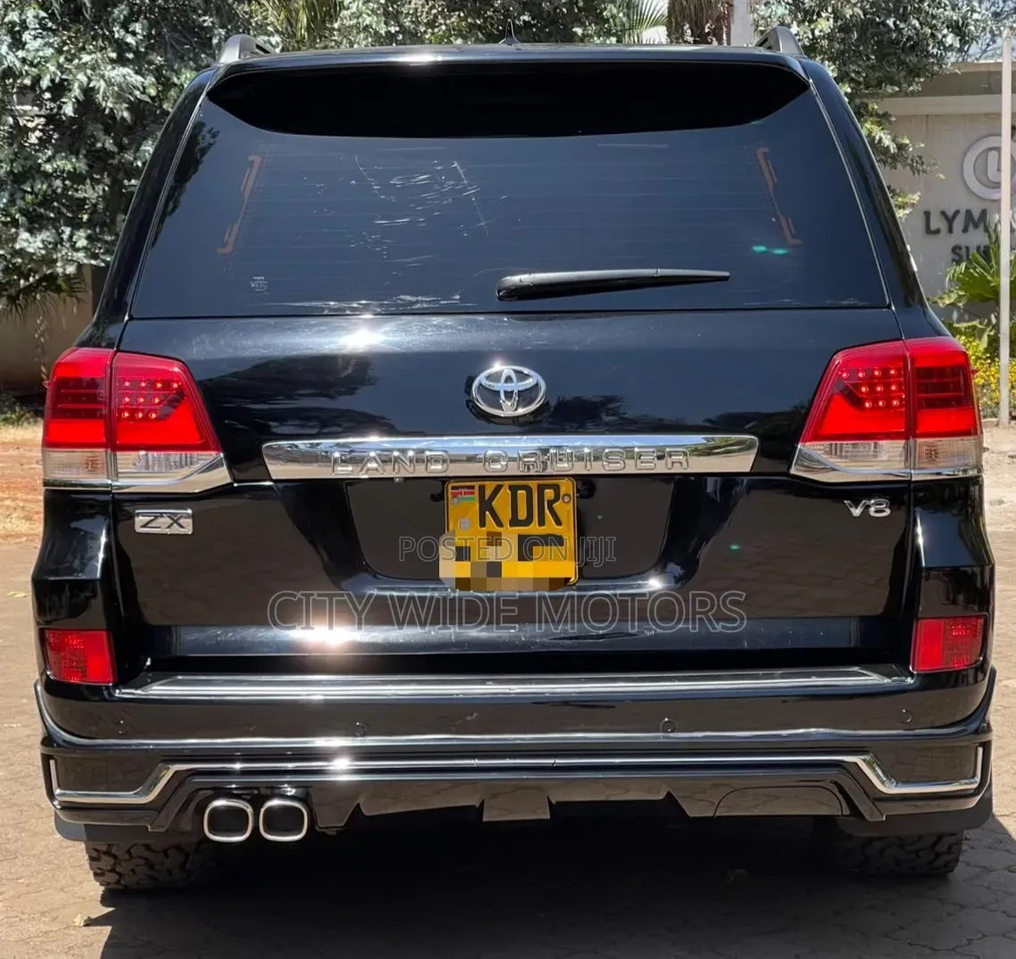 Toyota Land Cruiser 4.6 V8 ZX 2011 Black