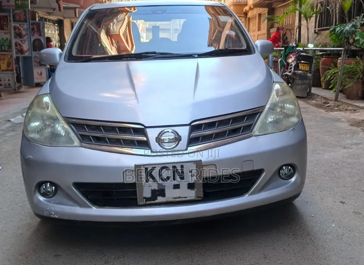 Nissan Tiida 2010 Gray