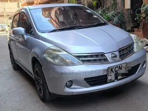 Nissan Tiida 2010 Gray