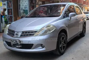 Nissan Tiida 2010 Gray