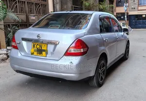 Nissan Tiida 2010 Gray
