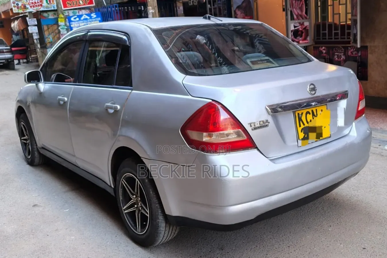 Nissan Tiida 2010 Gray