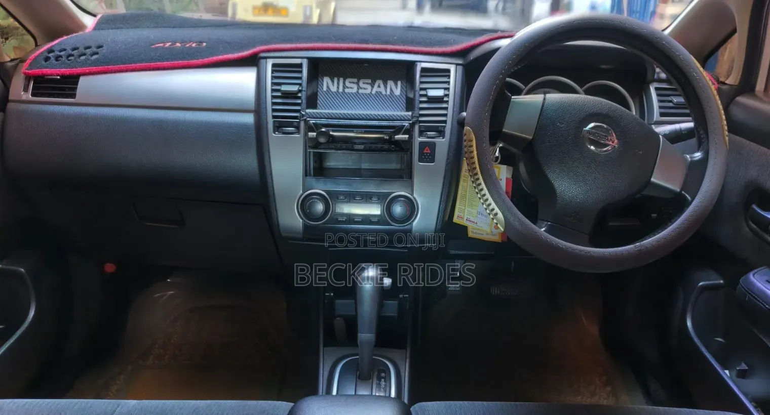 Nissan Tiida 2010 Gray