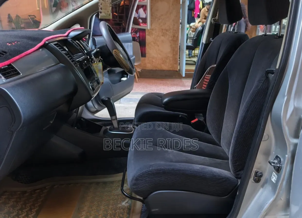 Nissan Tiida 2010 Gray