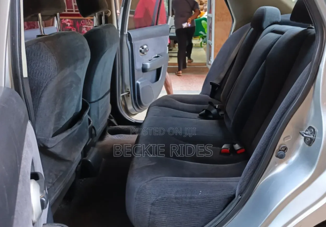 Nissan Tiida 2010 Gray