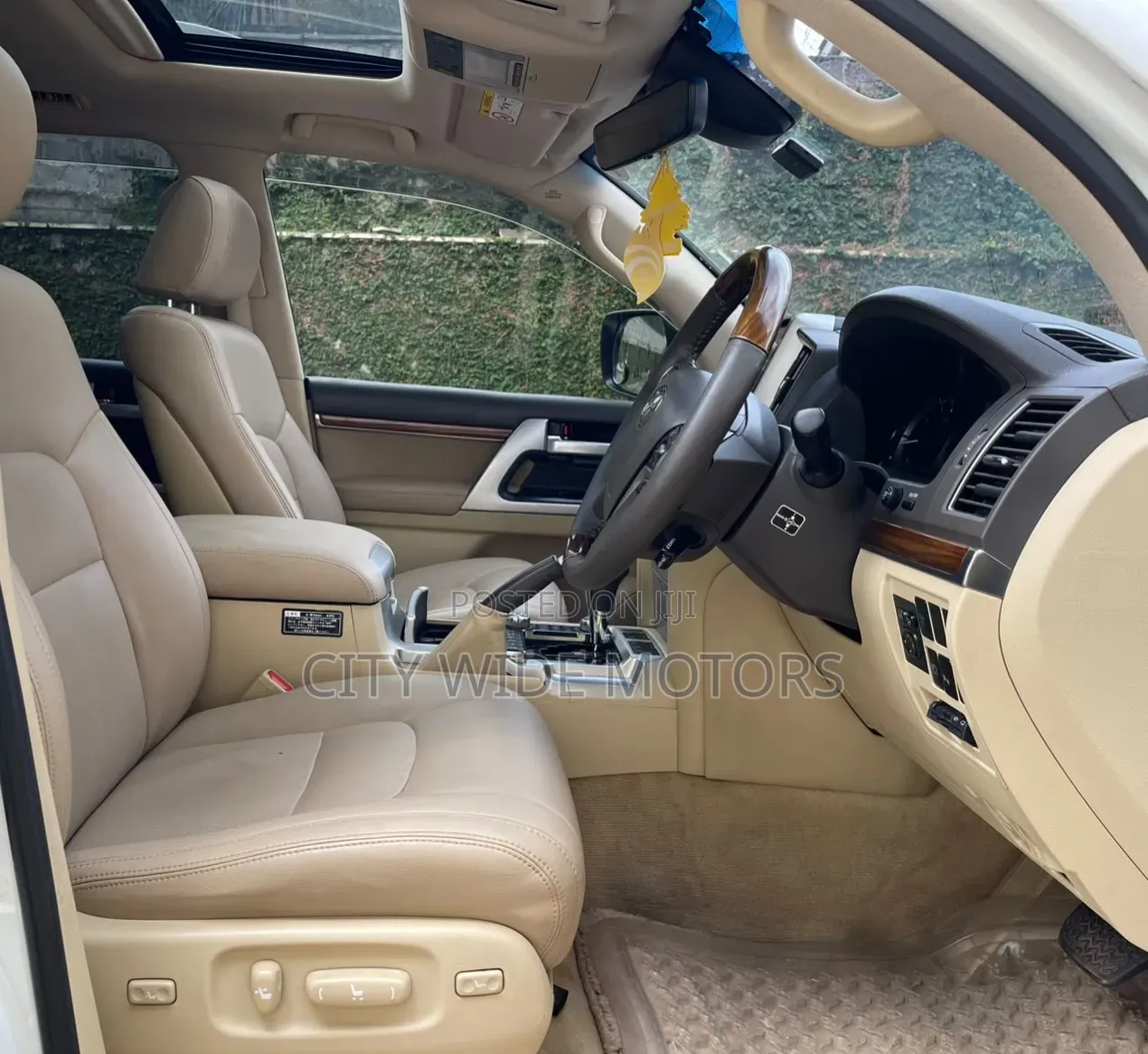 Toyota Land Cruiser 4.6 V8 ZX 2016 Pearl
