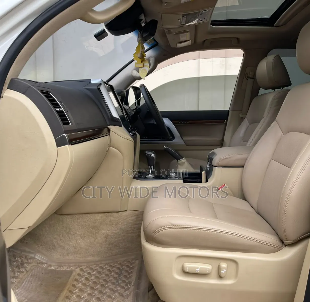 Toyota Land Cruiser 4.6 V8 ZX 2016 Pearl