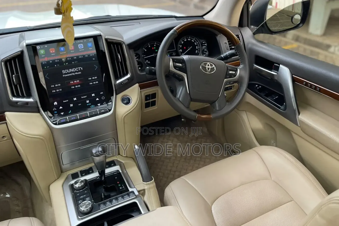 Toyota Land Cruiser 4.6 V8 ZX 2016 Pearl