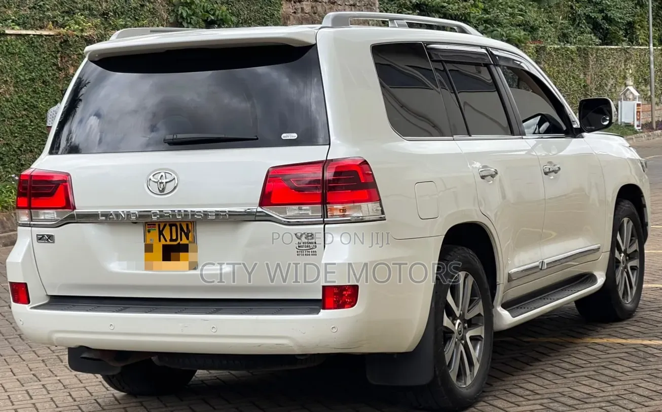 Toyota Land Cruiser 4.6 V8 ZX 2016 Pearl