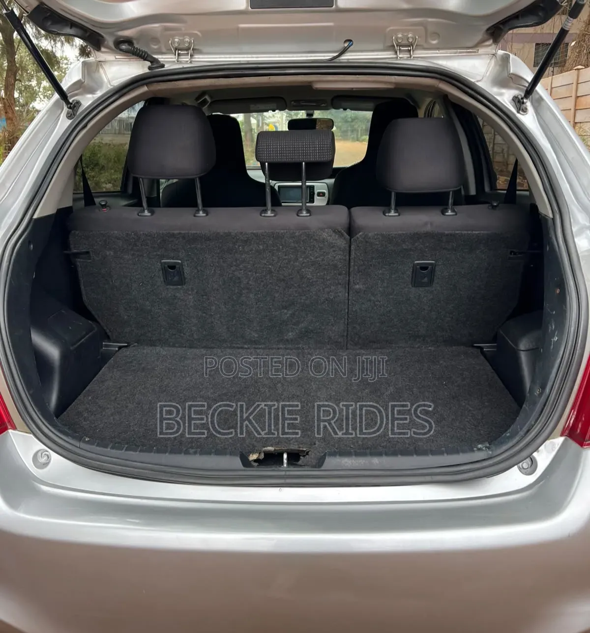 Toyota Vitz 2015 Silver