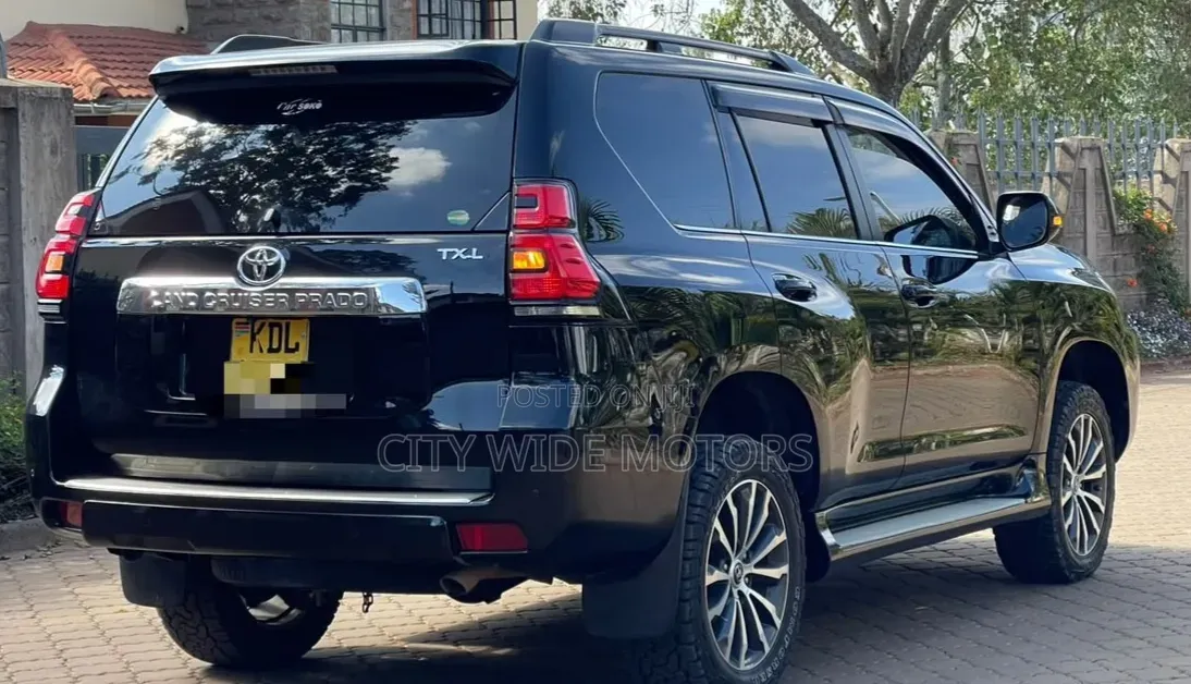 Toyota Land Cruiser Prado 2.8 2017 Black