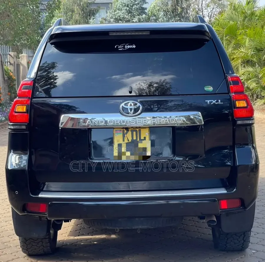 Toyota Land Cruiser Prado 2.8 2017 Black