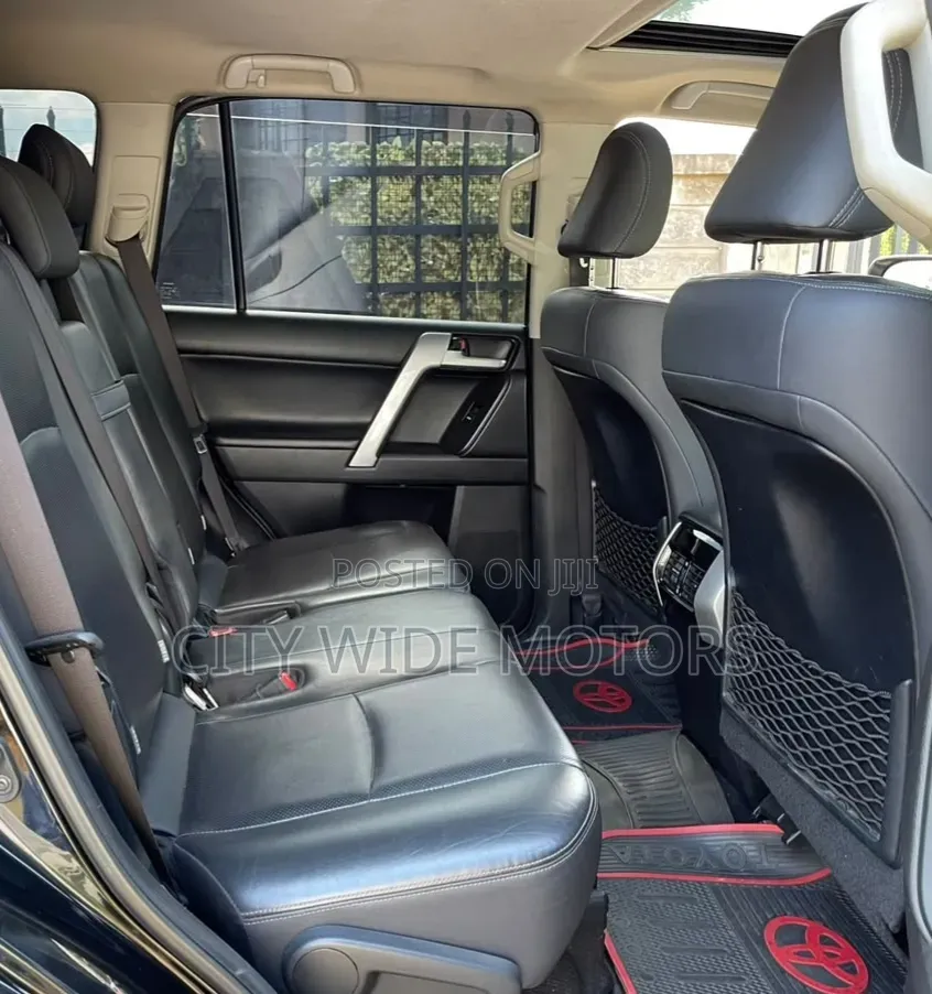 Toyota Land Cruiser Prado 2.8 2017 Black