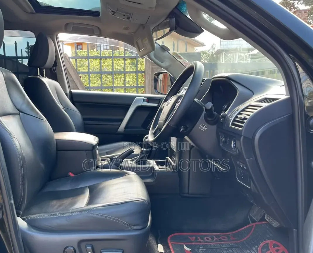Toyota Land Cruiser Prado 2.8 2017 Black