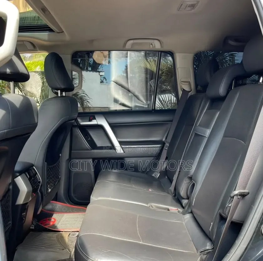Toyota Land Cruiser Prado 2.8 2017 Black