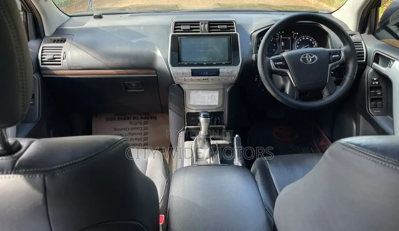 Toyota Land Cruiser Prado 2.8 2017 Black