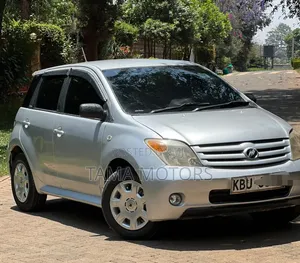 Toyota IST 2006 Silver