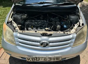 Toyota IST 2006 Silver