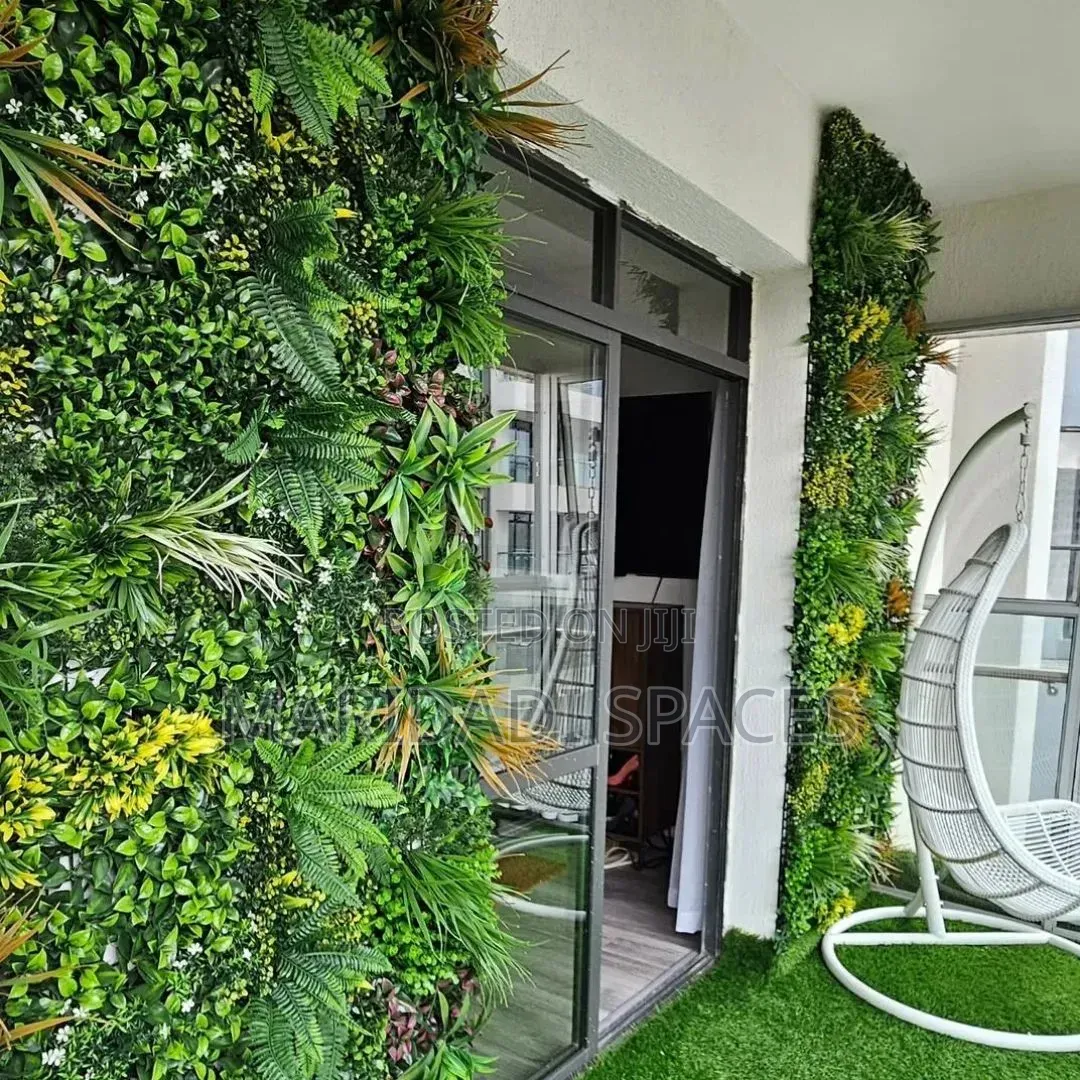 The Jungle Wall Everyone Is Talking About