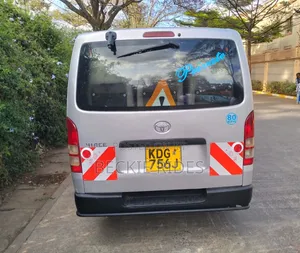 Toyota HiAce 2014 White