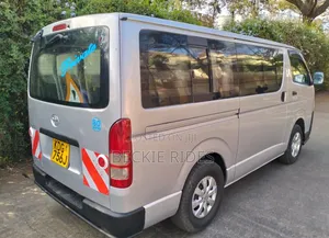 Toyota HiAce 2014 White