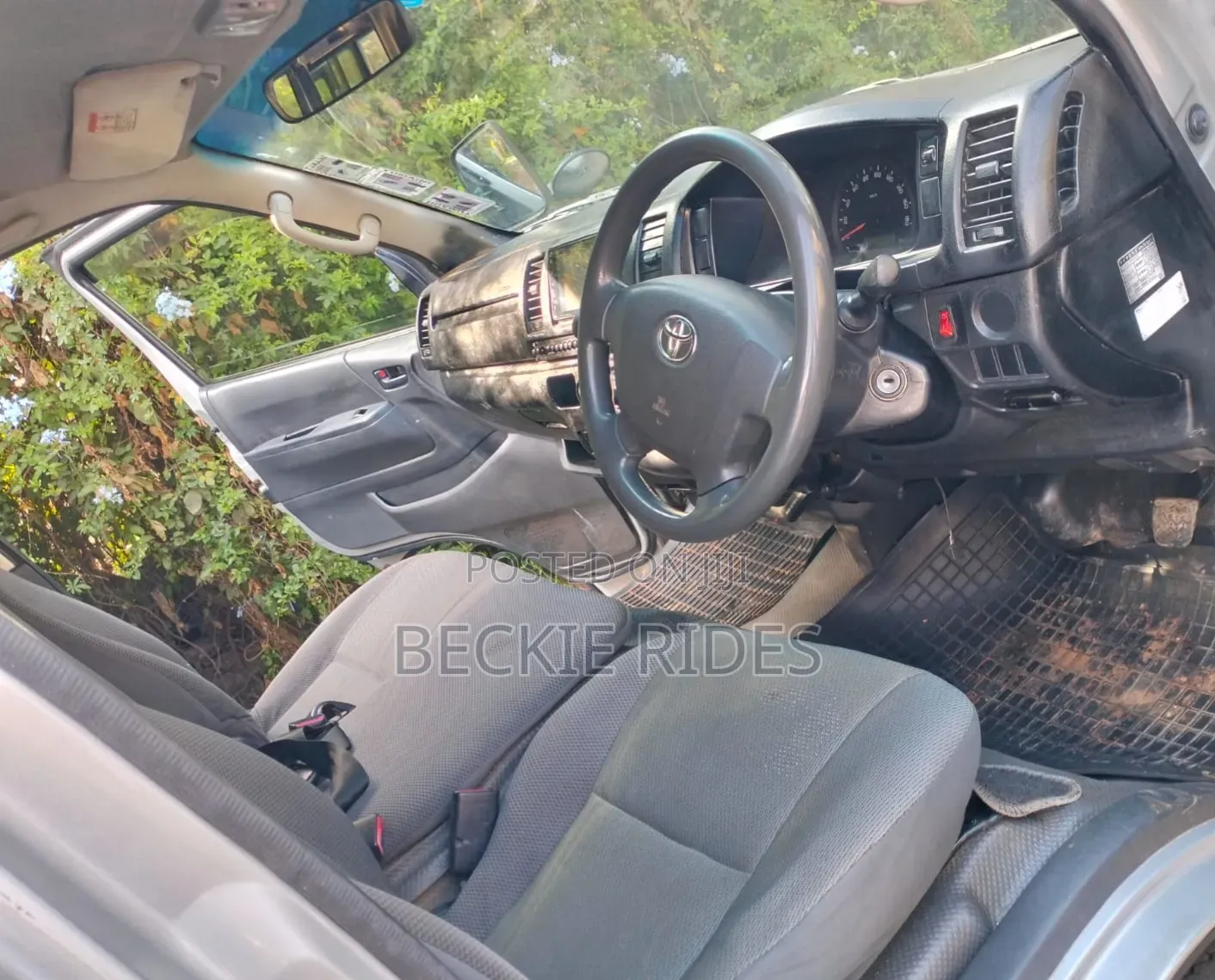 Toyota HiAce 2014 White