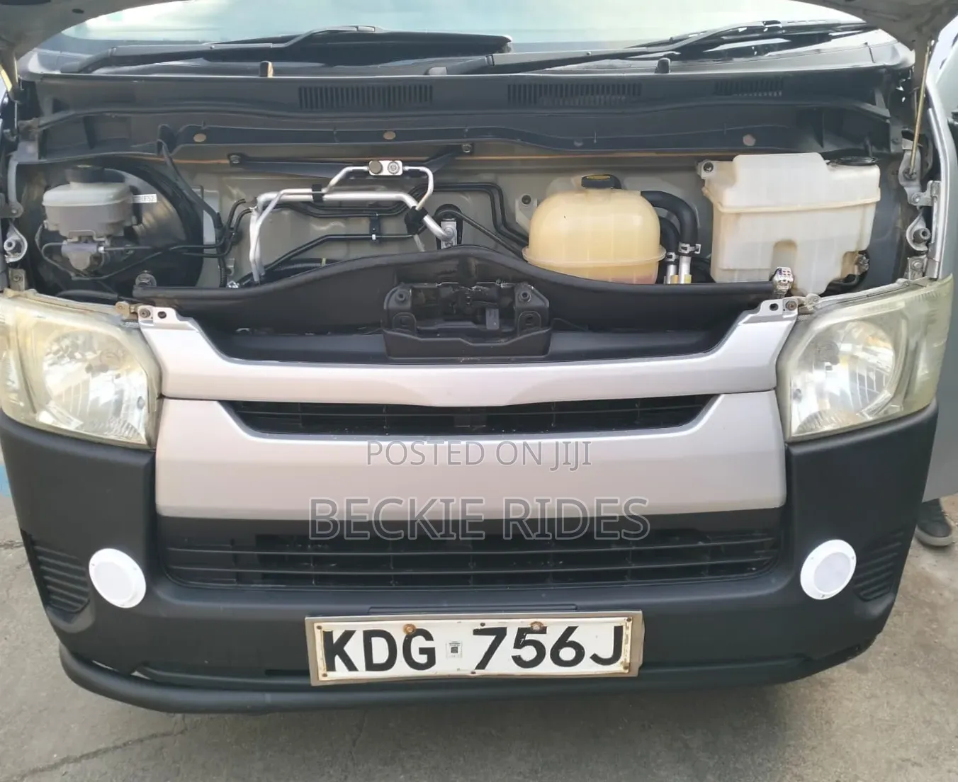 Toyota HiAce 2014 White