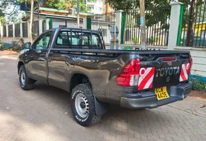 Toyota Hilux 2019 Gray