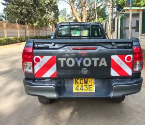 Toyota Hilux 2019 Gray